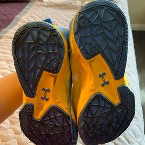 UNDER ARMOR SNEAKERS